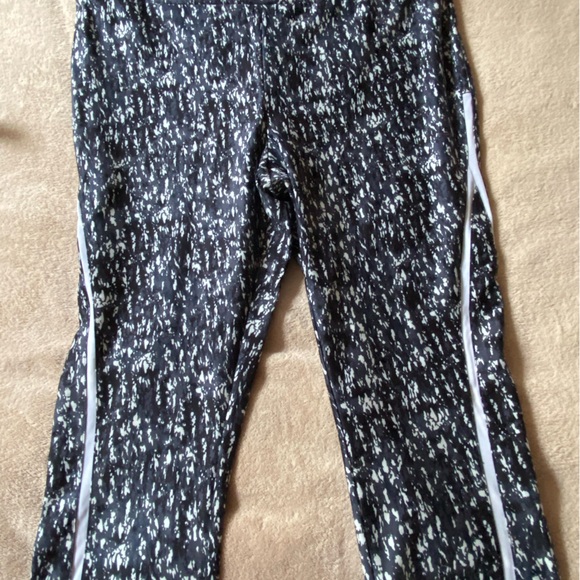 Responsible, Printed Capri Legging - Active Zone Pennington NWT - Picture 6 of 15